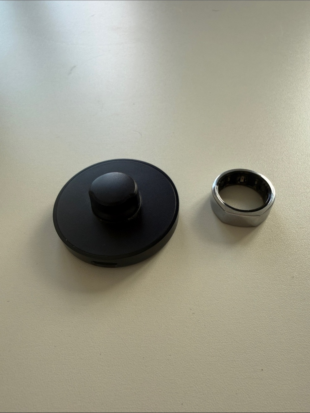 Oura Ring 3 Silver size 8